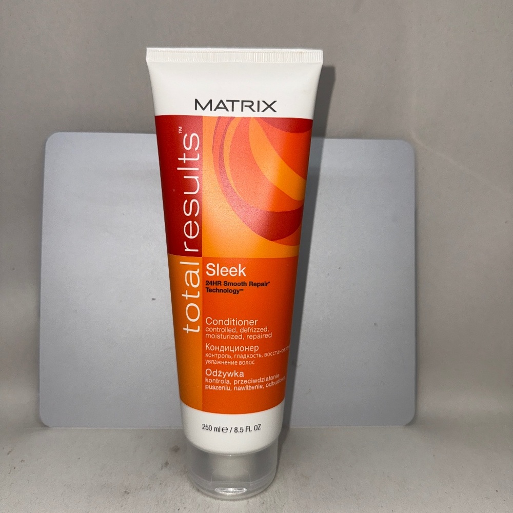 MATRIX Total Results SLEEK 24HR Smooth Repair Conditioner 8.5 fl oz
